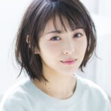 浜辺美波の年収を月収換算！税金・手取り後のリアルな金額を公開