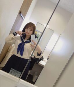 秋元真夏の高校はどこ？芸能活動封印の理由と復帰秘話とは！
