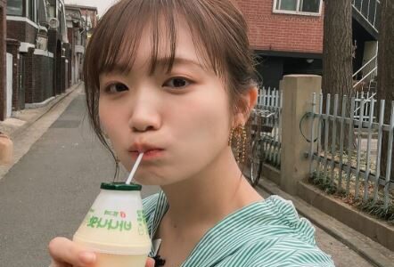 秋元真夏の高校はどこ？芸能活動封印の理由と復帰の噂とは！